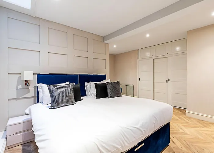 Beautiful Two Bedroom Abode In Notting Hill