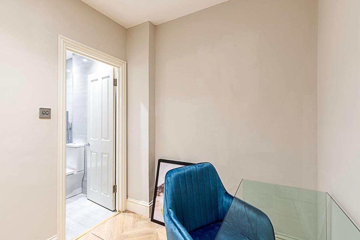Beautiful Two Bedroom Abode In Notting Hill Лондон